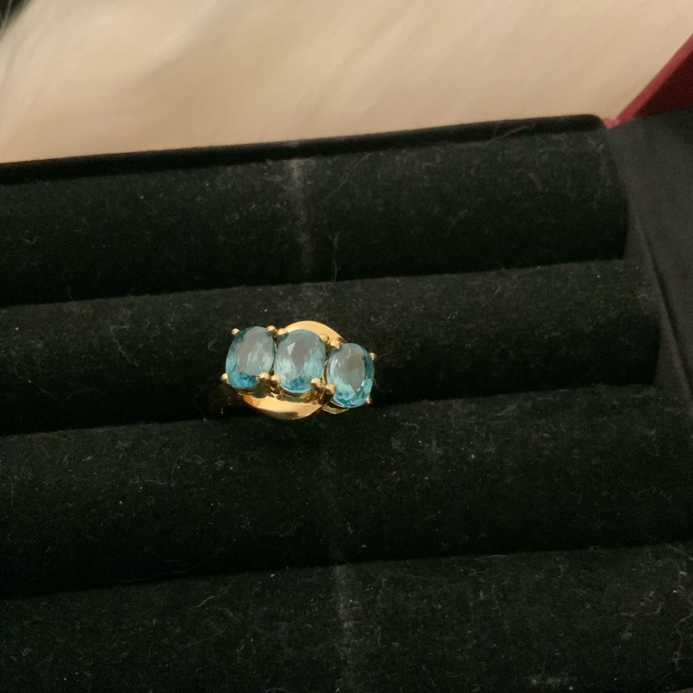 Elegant Gold plated Sterling and Aquamarine Ring marked 925